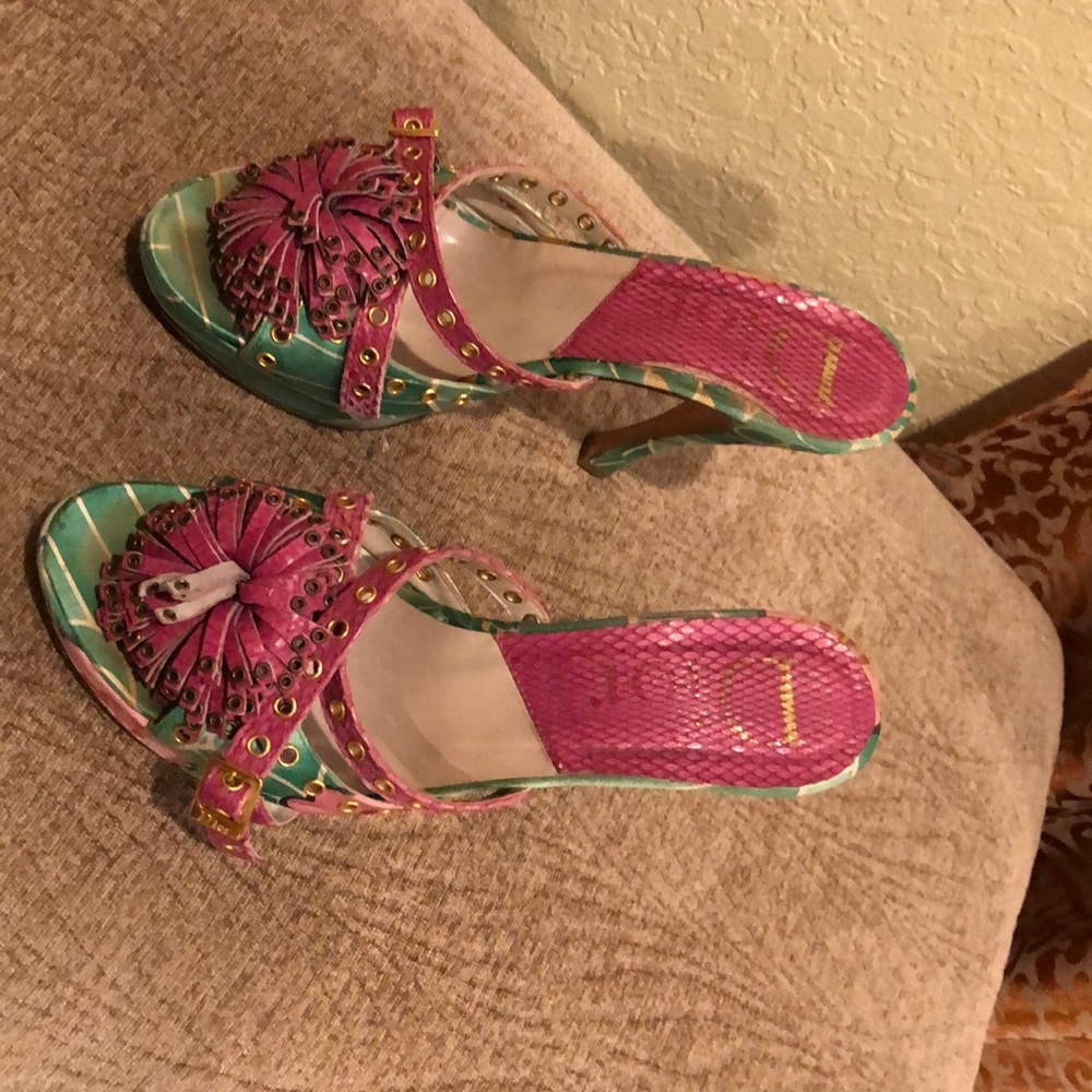 Shoes - Picture 2 of 4